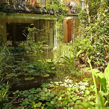 Garden Centre Hotel 3*