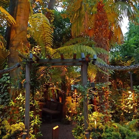 Garden Centre Hotel 3*