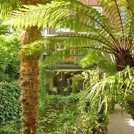 Garden Centre Hotel 3*