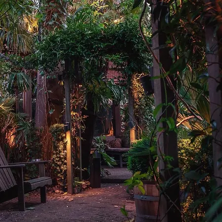 Garden Centre Hotel 3*